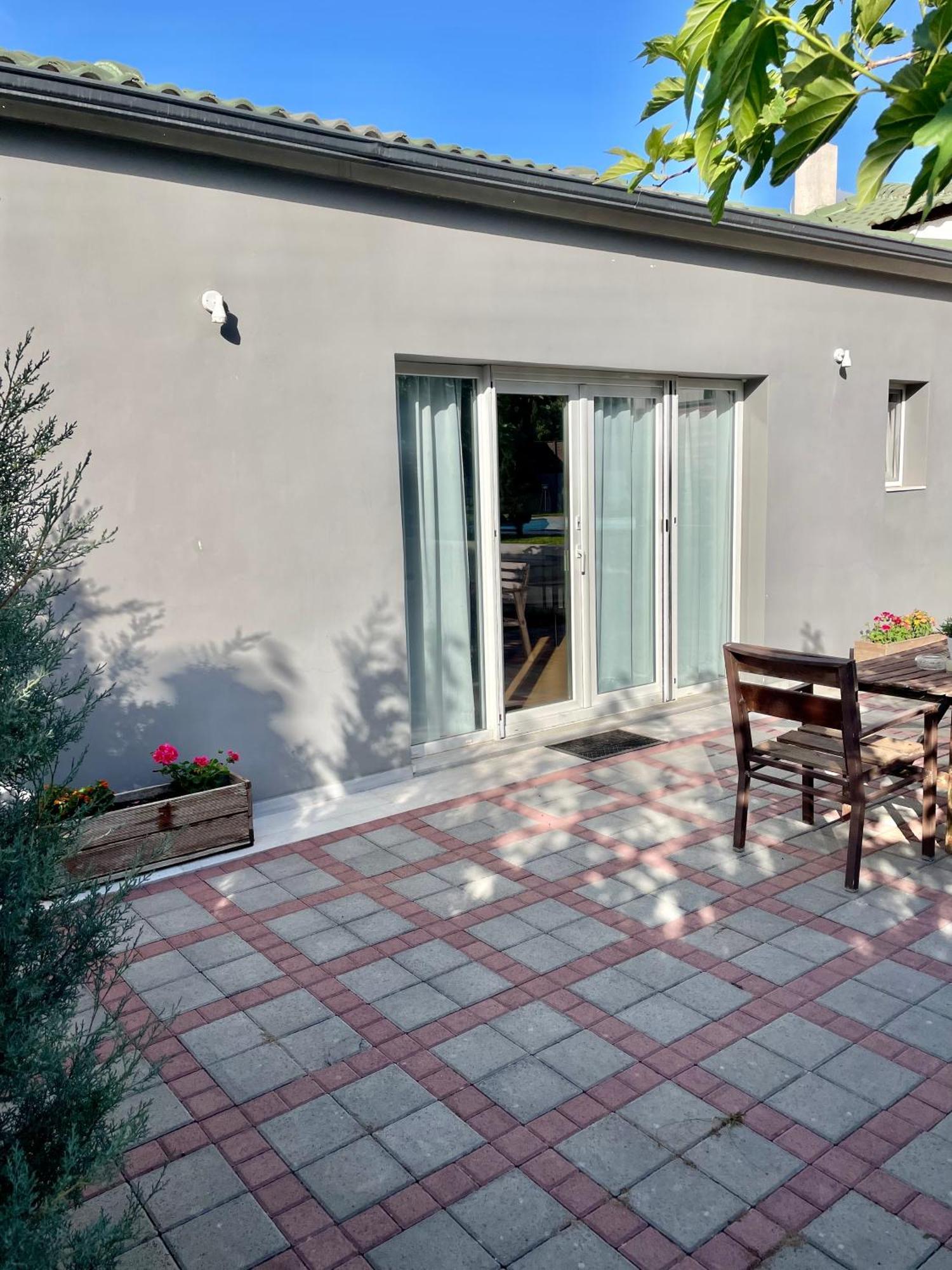 Pool Guesthouse Korinth Exterior foto